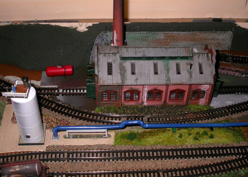 131 Pipeline.JPG - Zwischen Güteraufstellgleis und Gewerbegebiet verlaufen Rohrleitungen zum Hochkessel der ENNERGIE AG